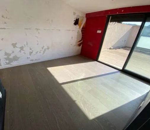 Maison à Vitrolles (13) avec 3 chambres, terrasse, garage et vue mer à 190 000 euros 