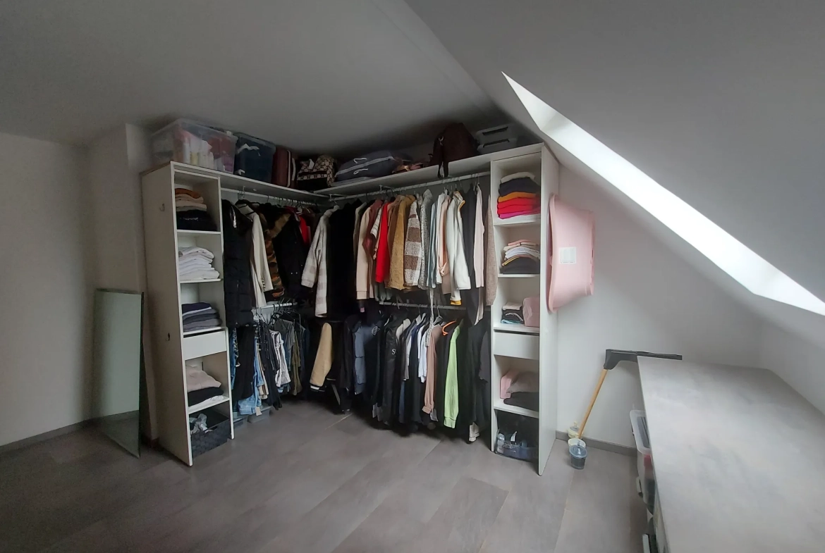 Appartement 4 pièces en centre-ville de Mantes-la-Ville avec parking 
