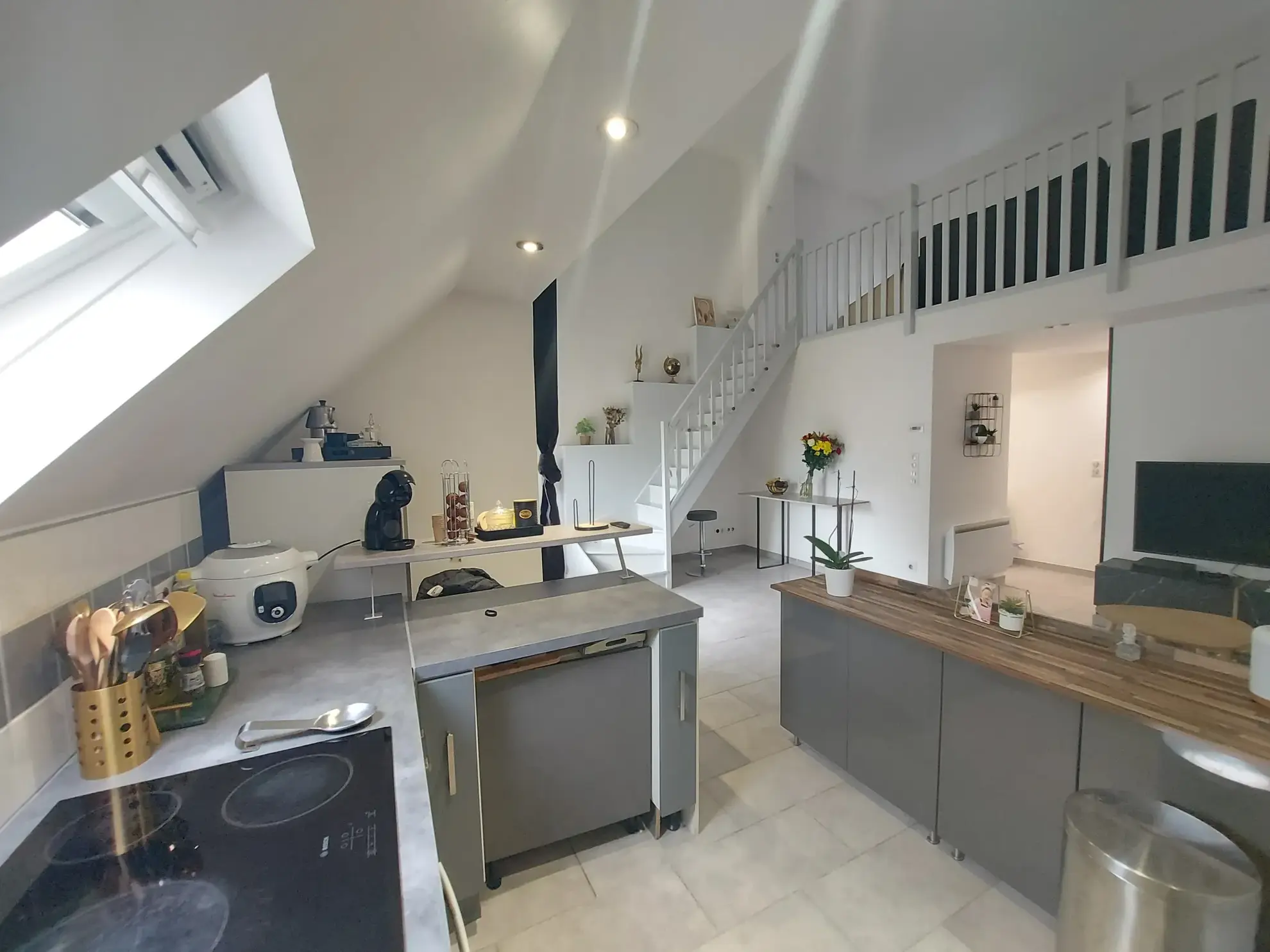 Appartement 4 pièces en centre-ville de Mantes-la-Ville avec parking 