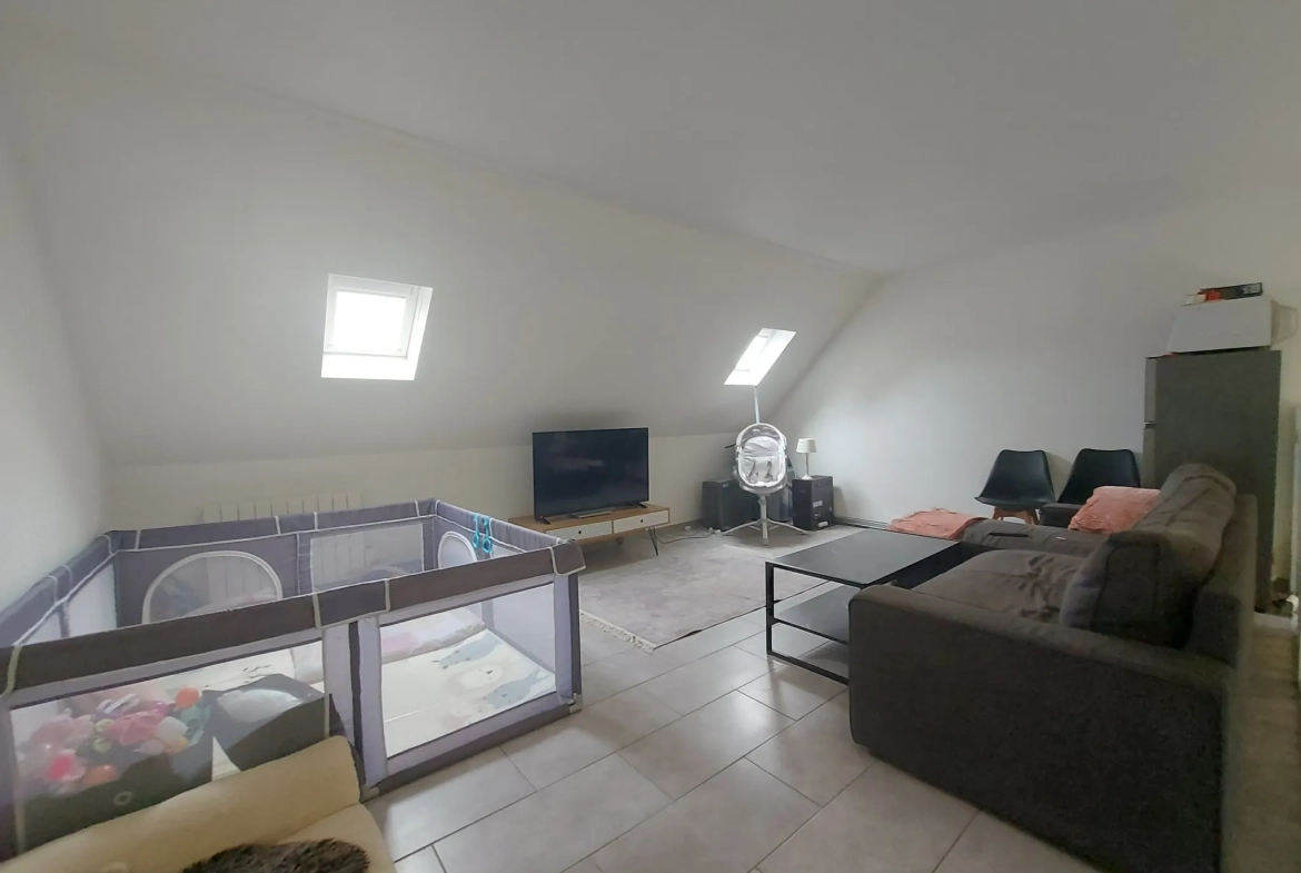 Appartement 4 pièces en centre-ville de Mantes-la-Ville avec parking 