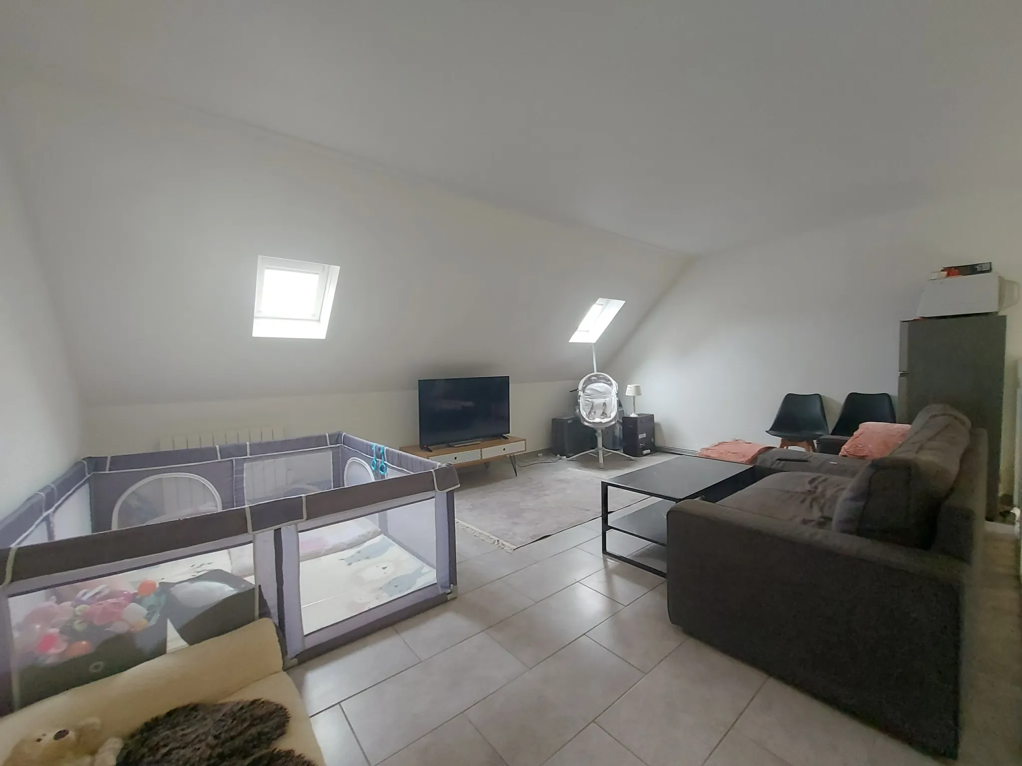 Appartement 4 pièces en centre-ville de Mantes-la-Ville avec parking 