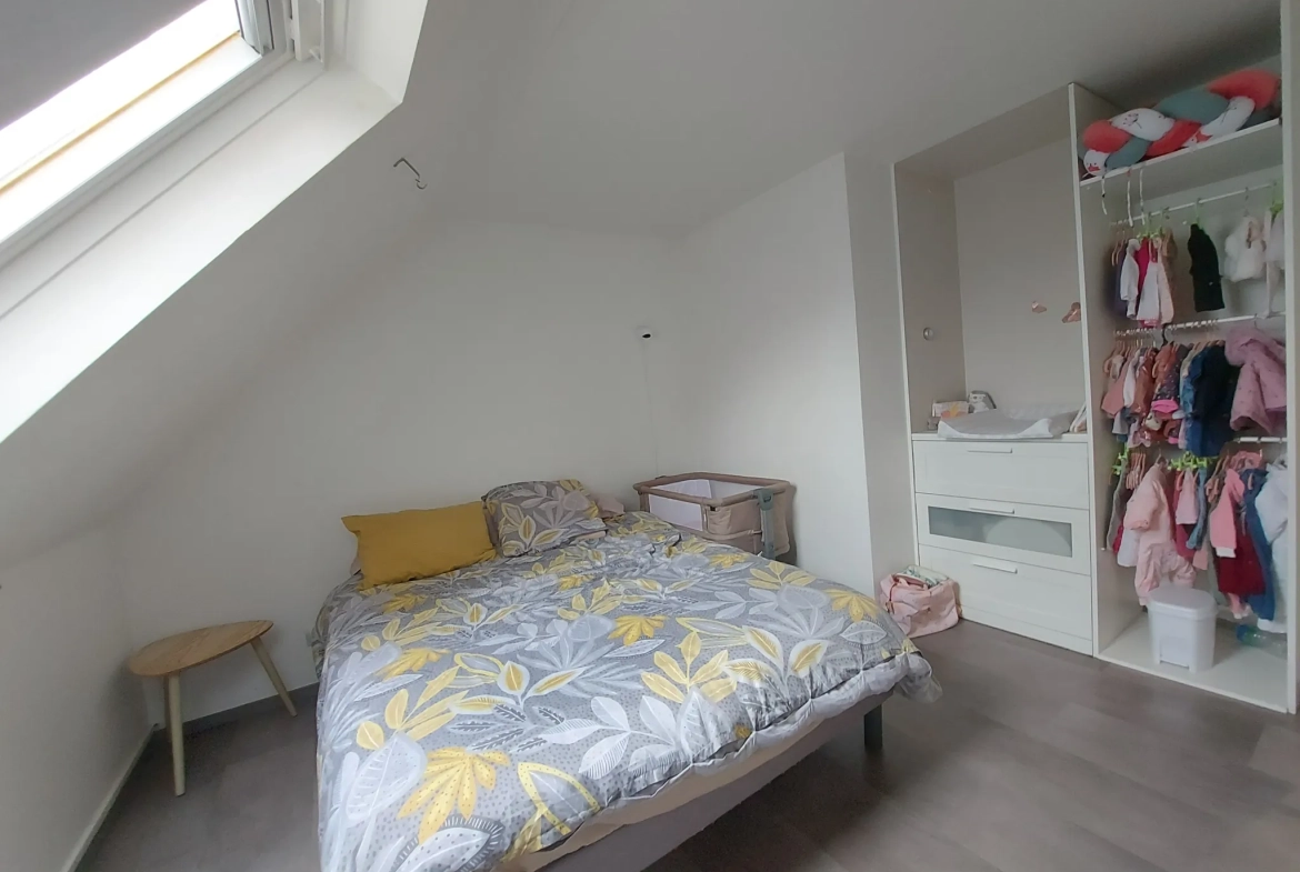 Appartement 4 pièces en centre-ville de Mantes-la-Ville avec parking 