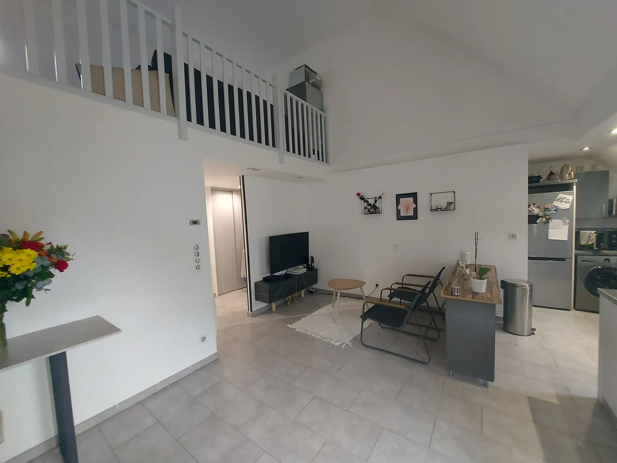 Appartement 4 pièces en centre-ville de Mantes-la-Ville avec parking 