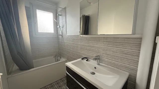 Appartement 4 pièces avec cave à Rantigny proche gare et commodités 