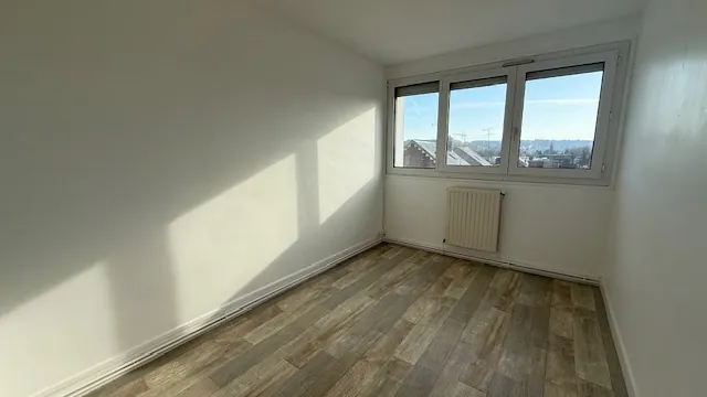 Appartement 4 pièces avec cave à Rantigny proche gare et commodités 