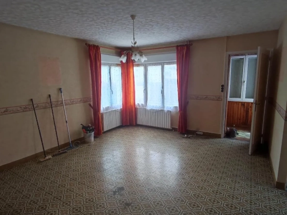 Maison de 85 m² à vendre à Saint André Les Vergers, 2 chambres, jardin arboré 