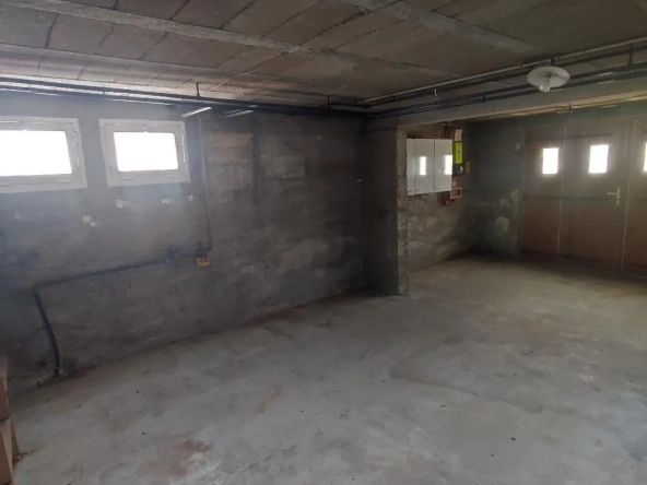Maison de 85 m² à vendre à Saint André Les Vergers, 2 chambres, jardin arboré 
