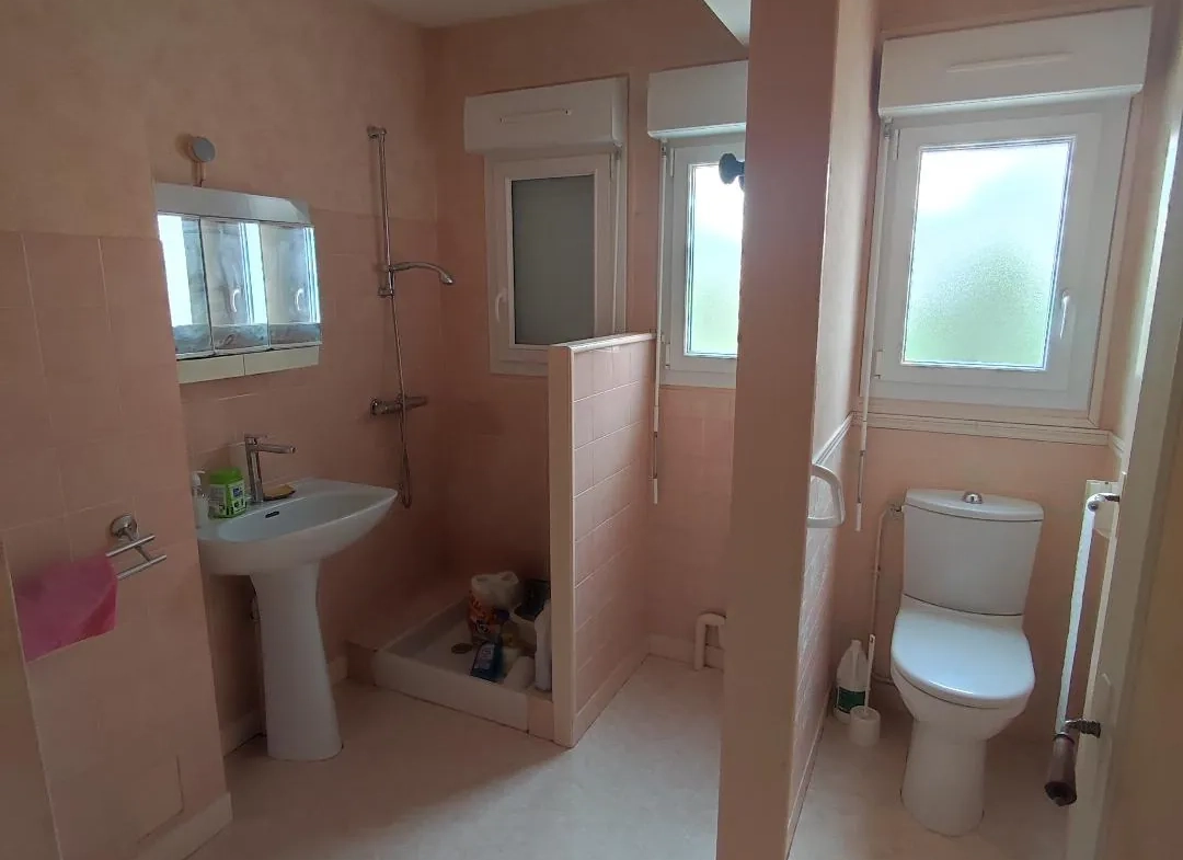 Maison de 85 m² à vendre à Saint André Les Vergers, 2 chambres, jardin arboré 