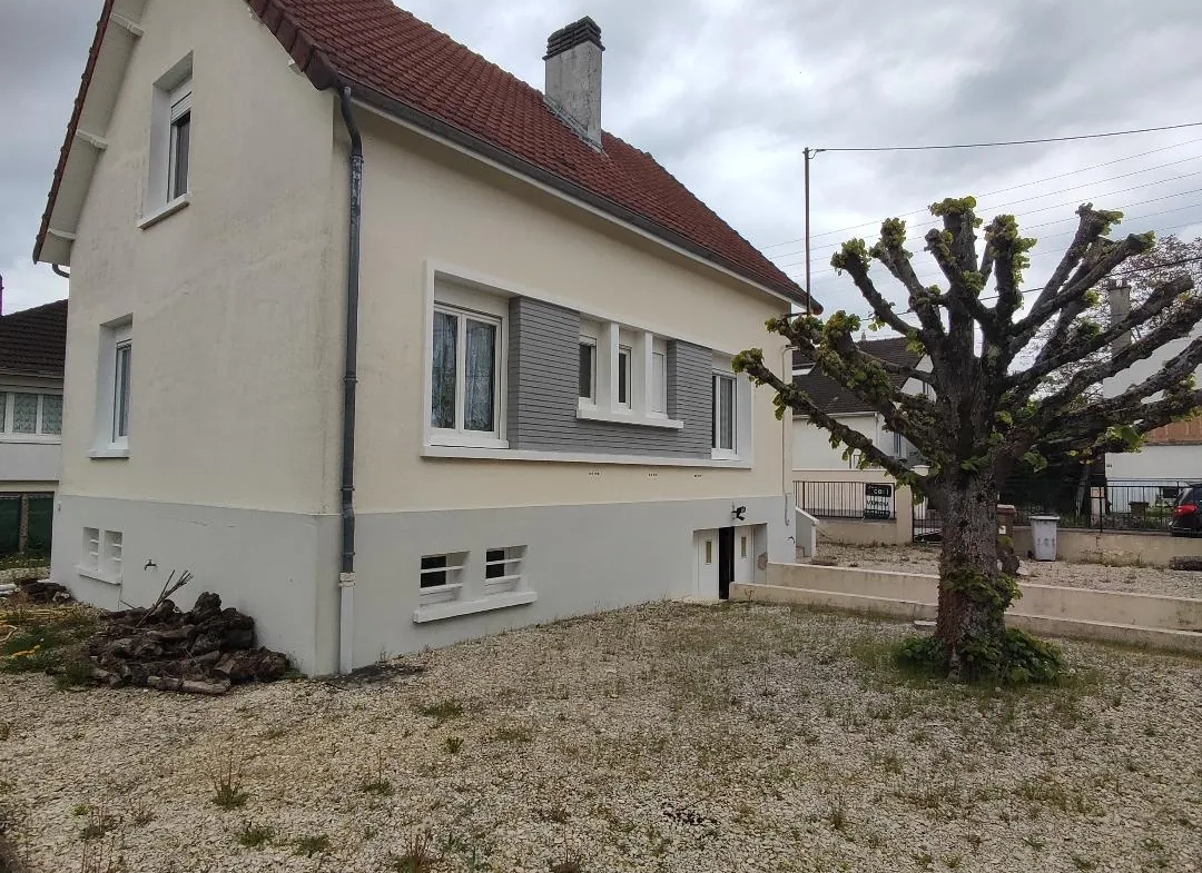 Maison de 85 m² à vendre à Saint André Les Vergers, 2 chambres, jardin arboré 