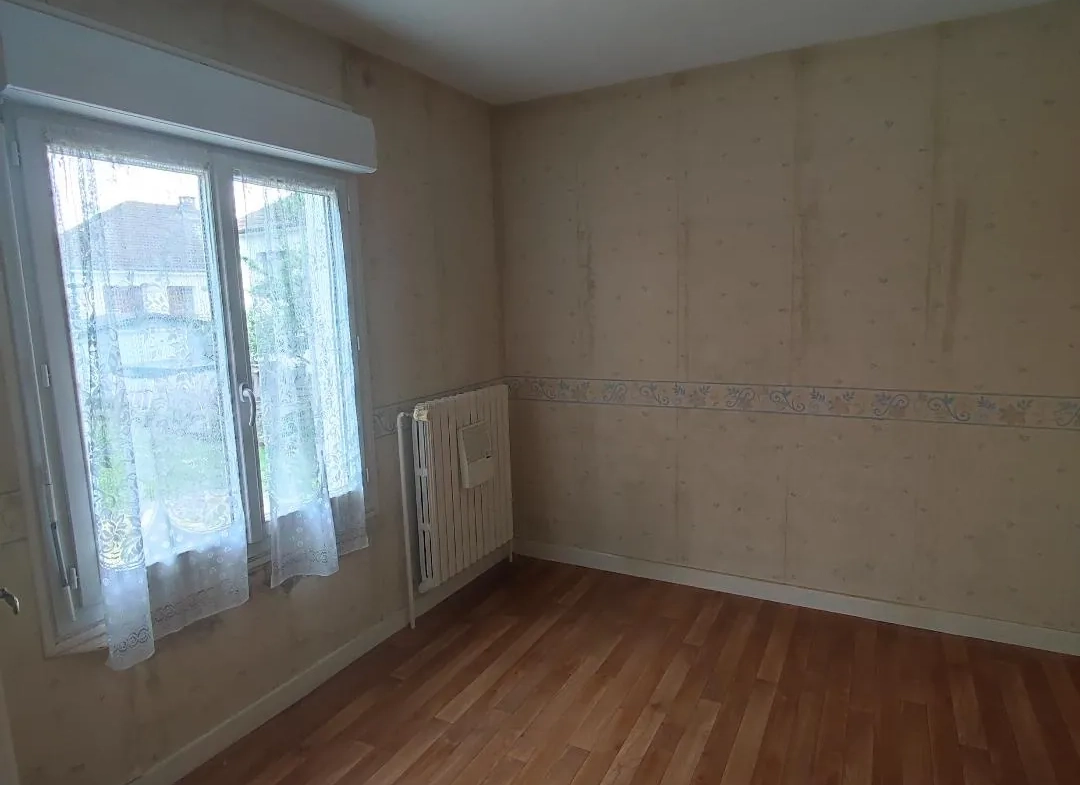 Maison de 85 m² à vendre à Saint André Les Vergers, 2 chambres, jardin arboré 