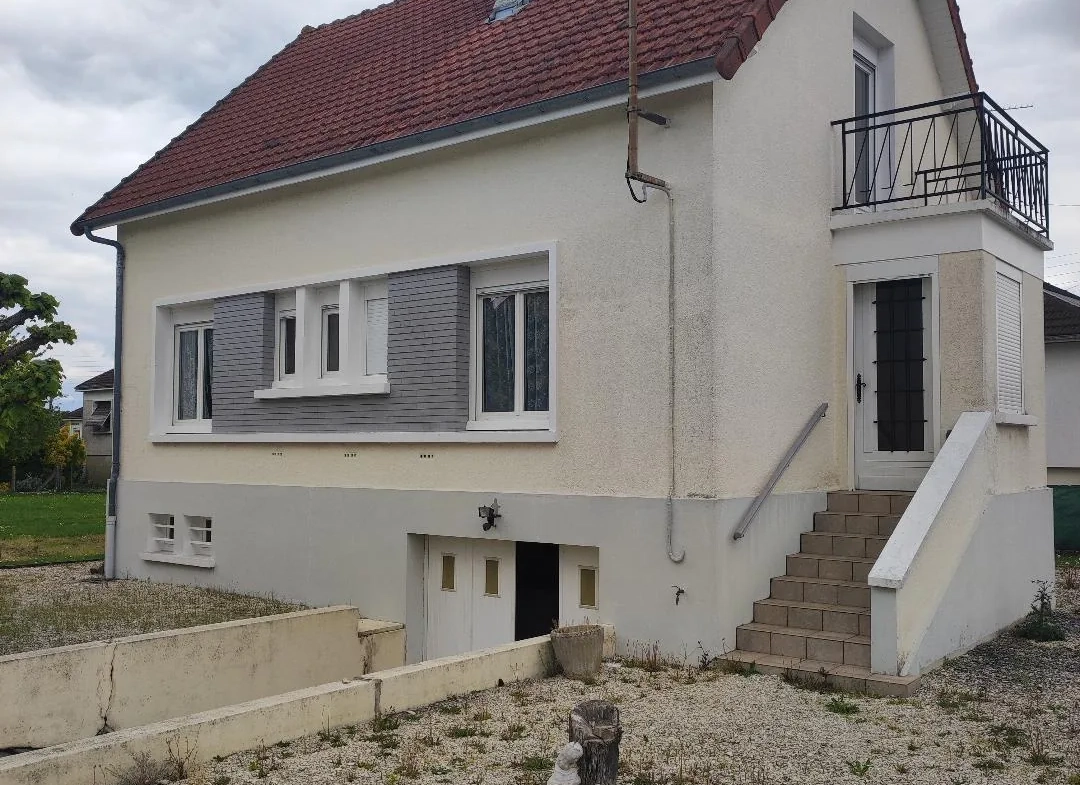 Maison de 85 m² à vendre à Saint André Les Vergers, 2 chambres, jardin arboré 