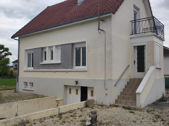 Maison de 85 m² à vendre à Saint André Les Vergers, 2 chambres, jardin arboré