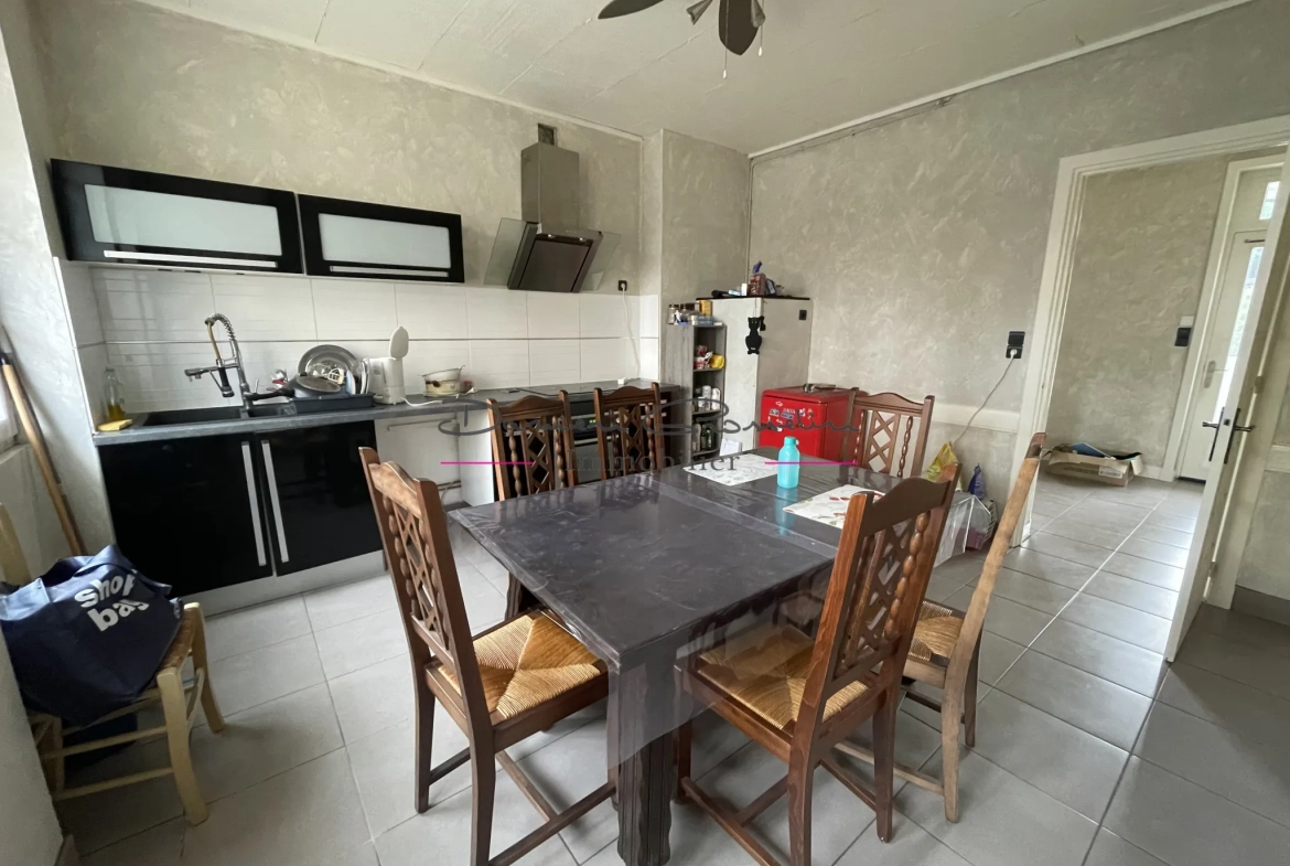 Appartement T2 bis avec cave et terrain à Amplepuis, village du 42 
