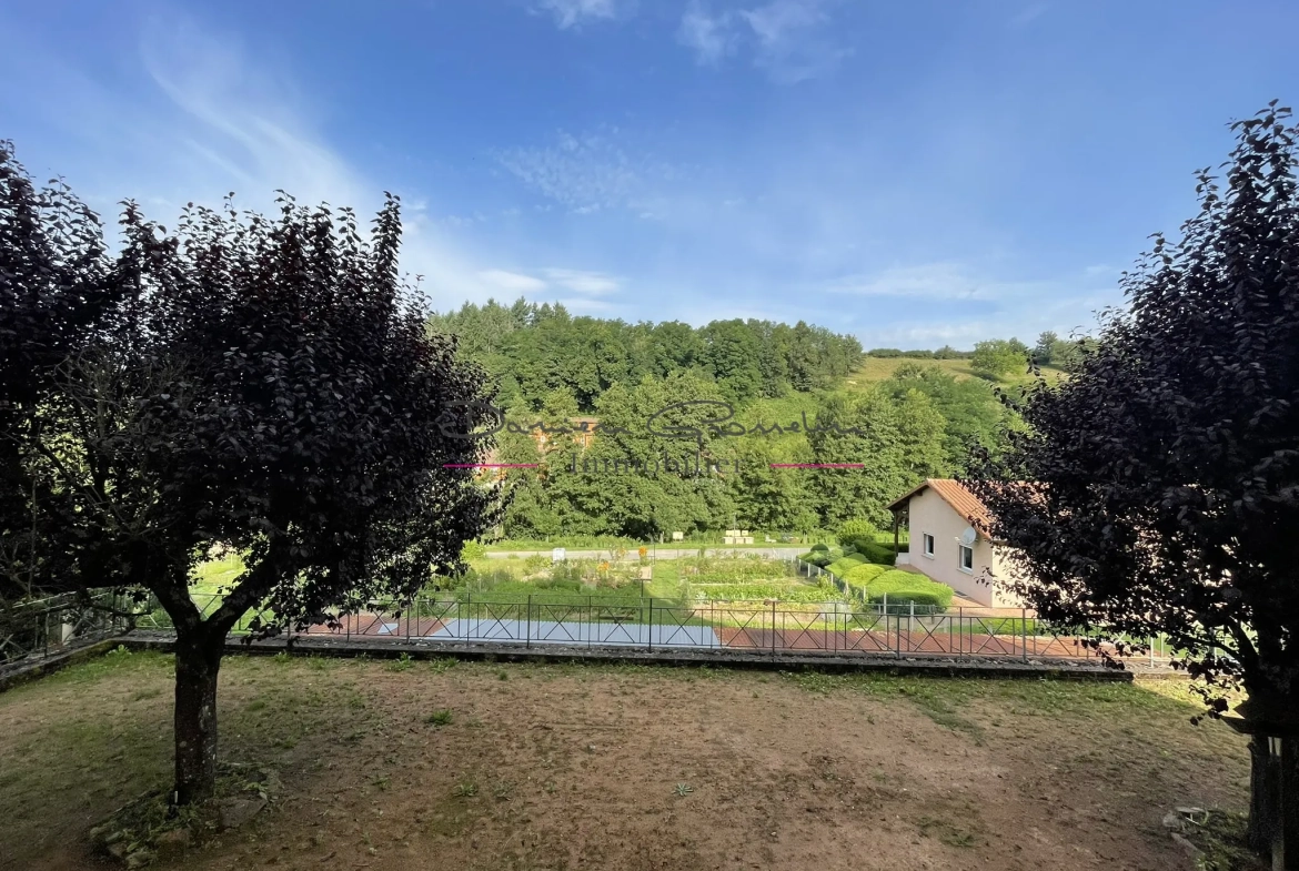 Appartement T2 bis avec cave et terrain à Amplepuis, village du 42 