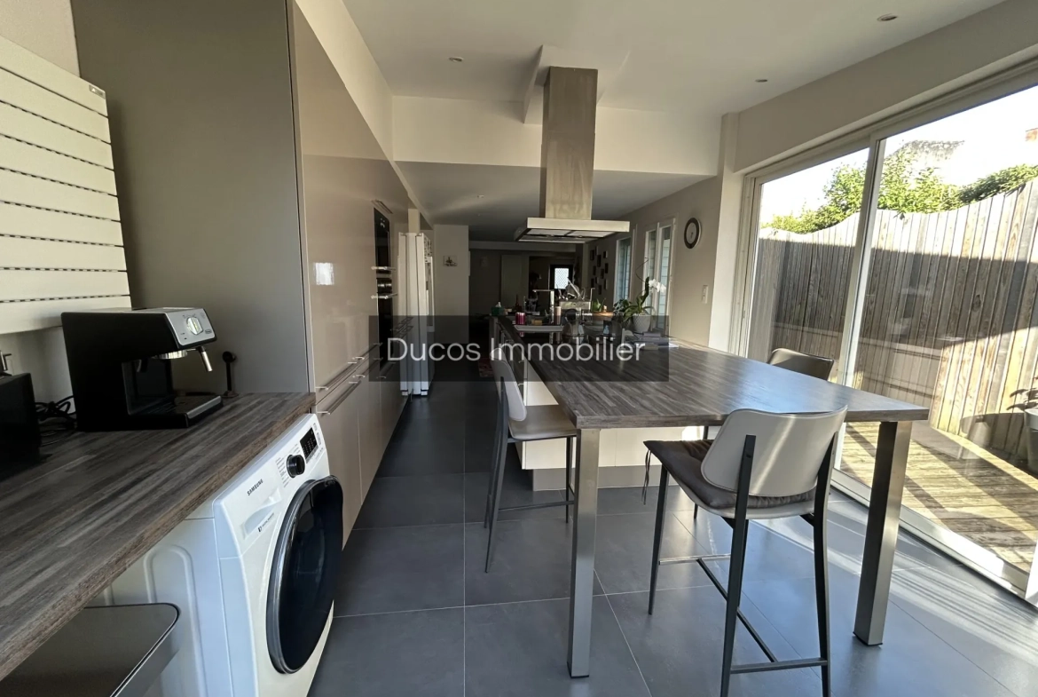 Magnifique maison rénovée avec terrasse et jardin à Marmande 