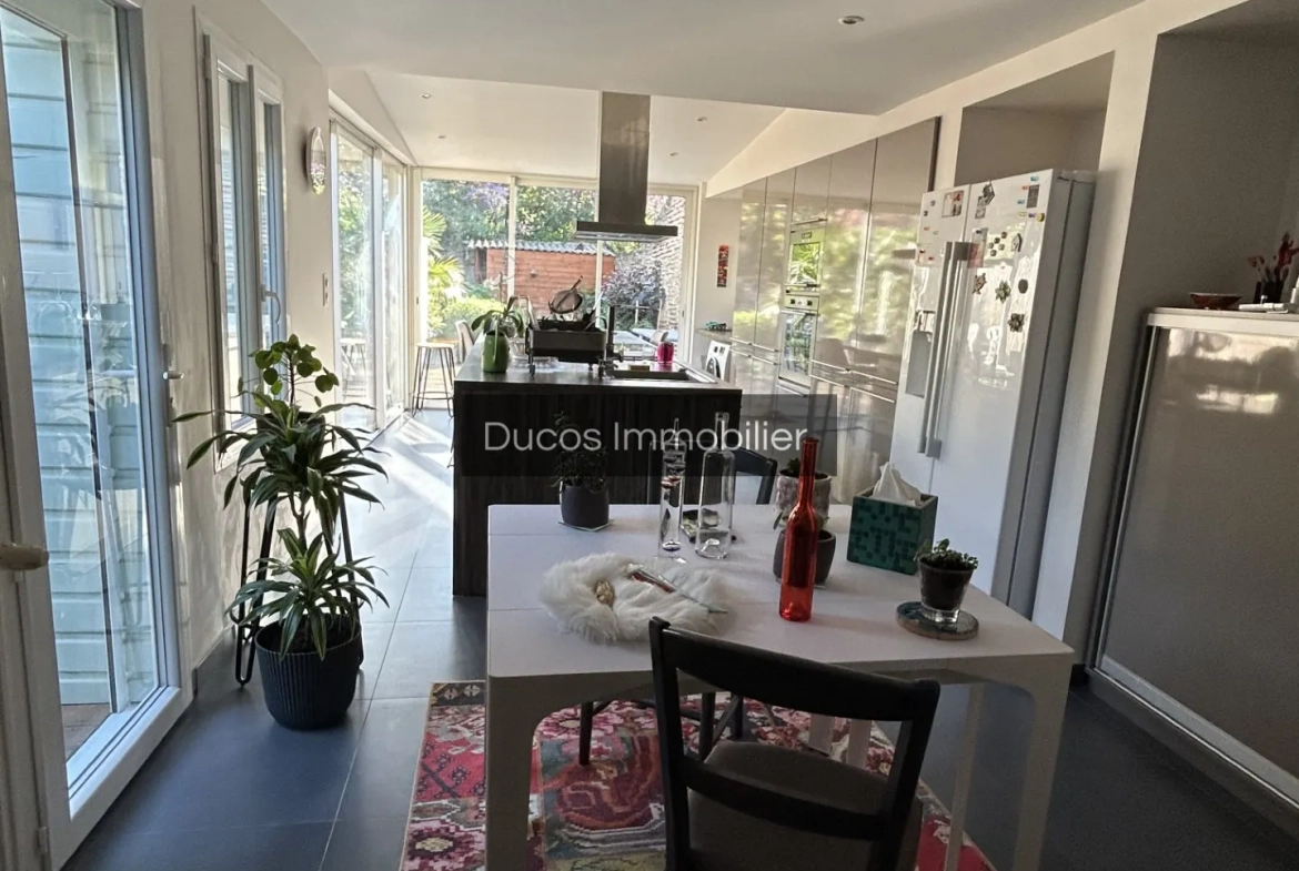 Magnifique maison rénovée avec terrasse et jardin à Marmande 