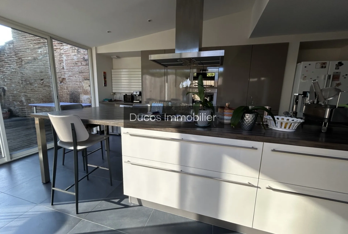 Magnifique maison rénovée avec terrasse et jardin à Marmande 