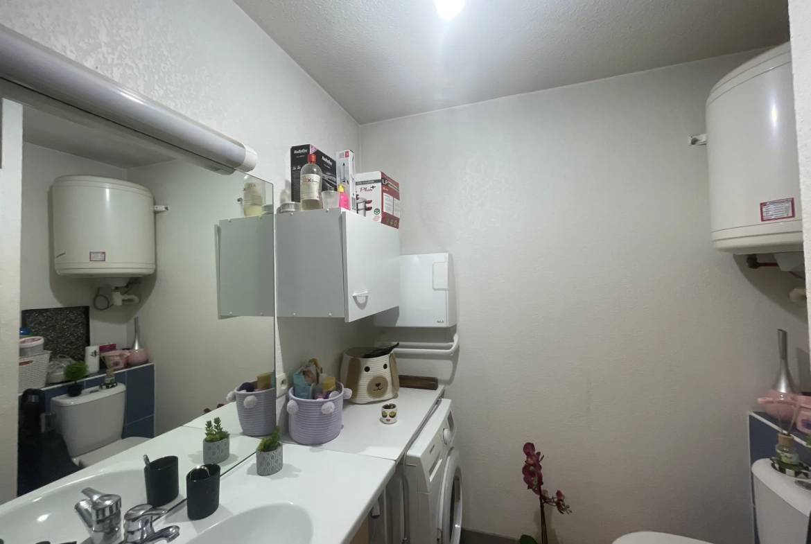 Studio à Toulon de 21,3 m² avec bail loué, idéal investissement 