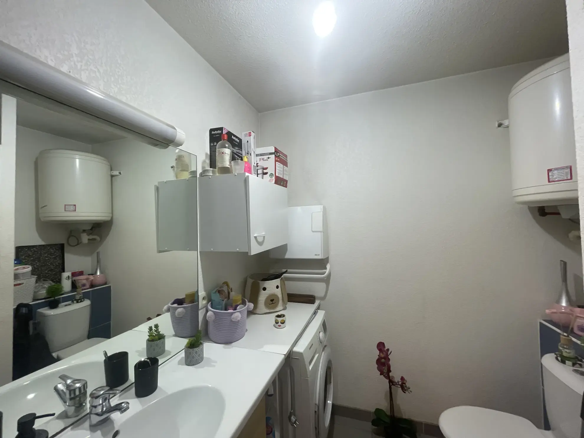 Studio à Toulon de 21,3 m² avec bail loué, idéal investissement 