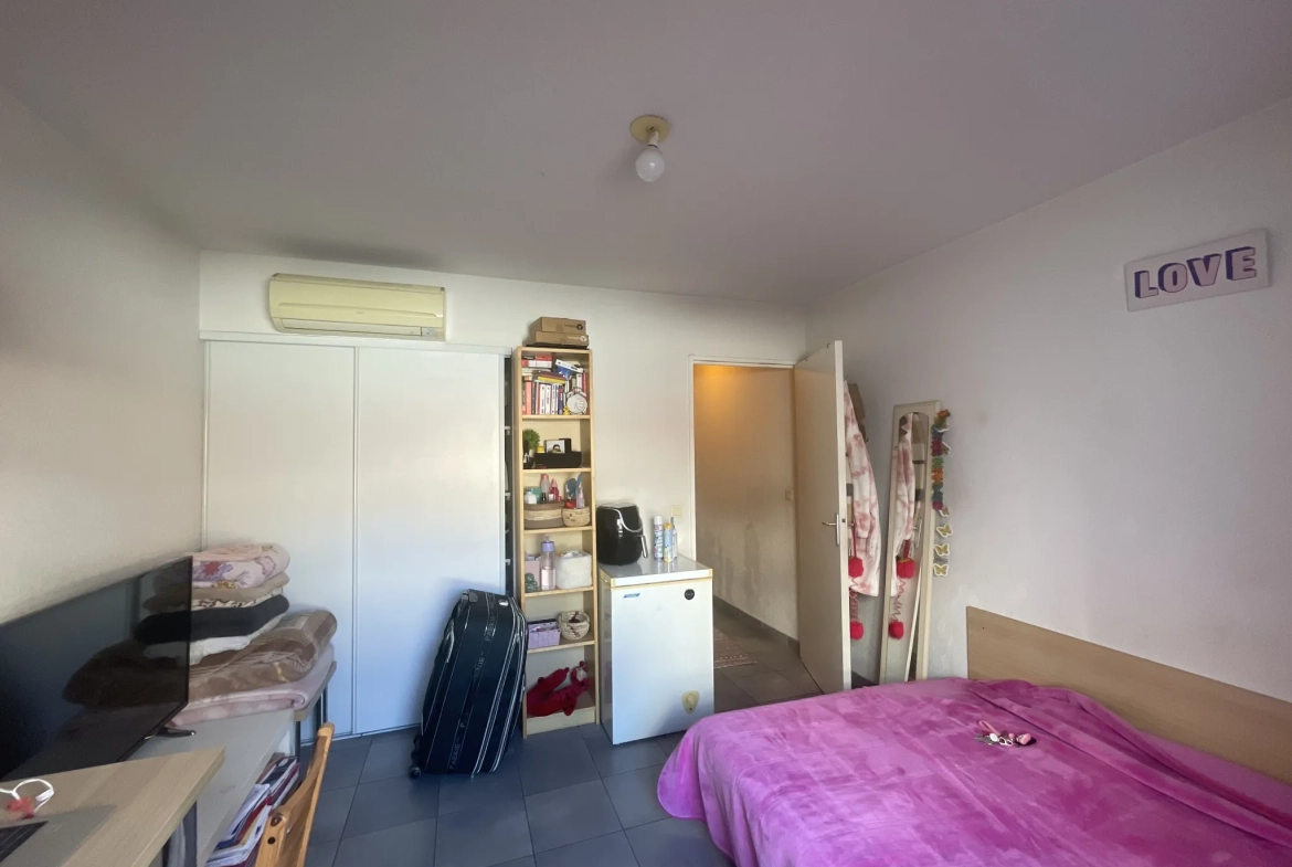 Studio à Toulon de 21,3 m² avec bail loué, idéal investissement 
