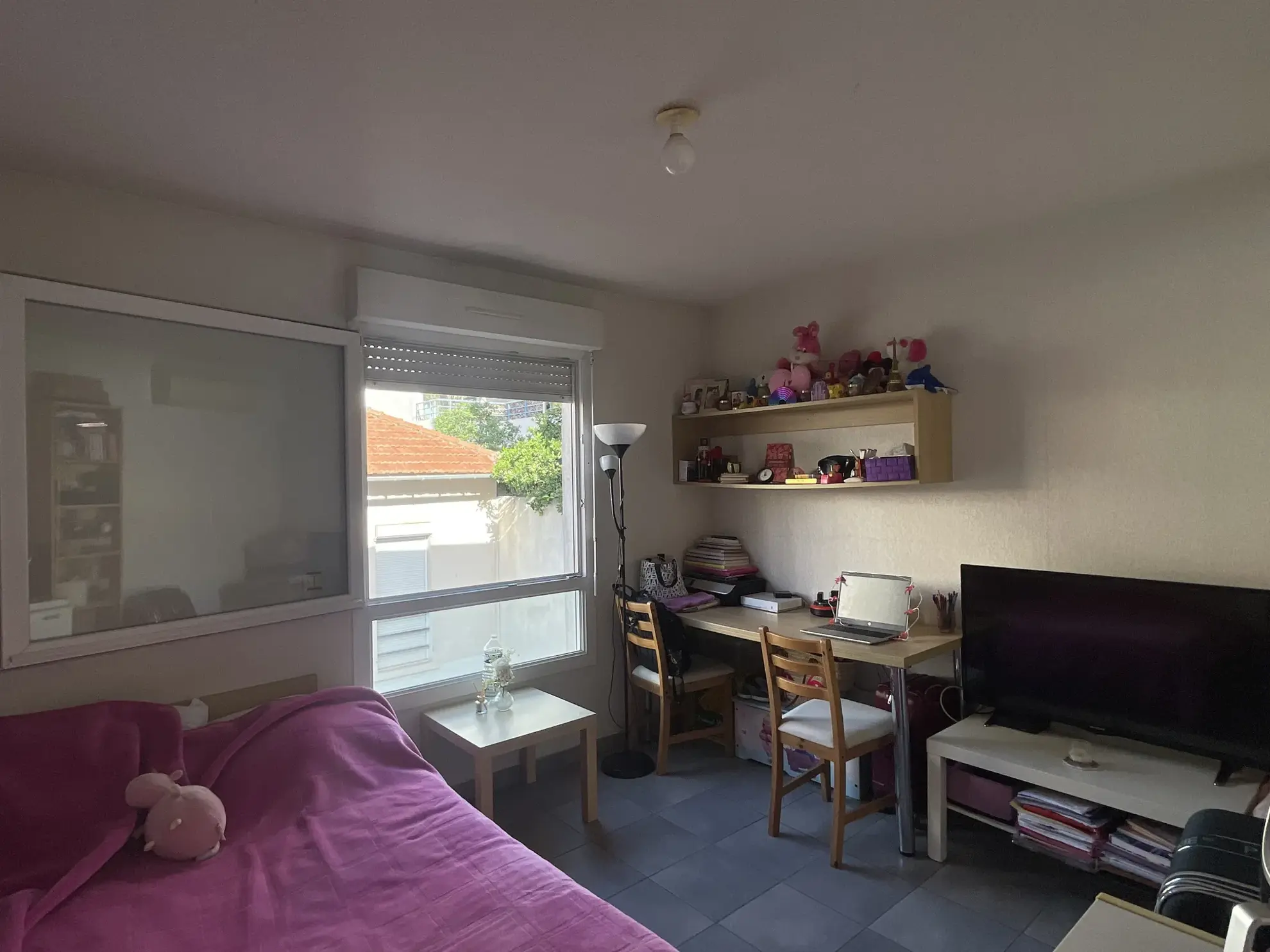 Studio à Toulon de 21,3 m² avec bail loué, idéal investissement 