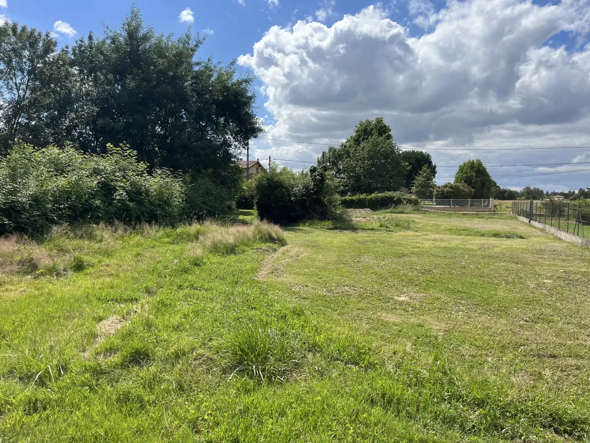 Terrain partiellement constructible de 3108 m² à Montauban - Emplacement idéal 