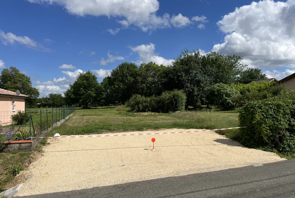 Terrain partiellement constructible de 3108 m² à Montauban - Emplacement idéal 