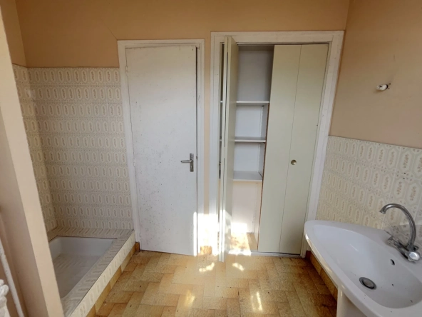 Maison de campagne à Plumeliau Bieuzy avec grand potentiel de rénovation 