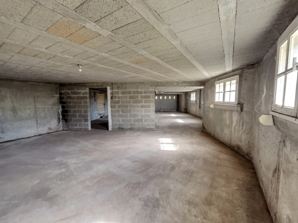 Maison de campagne à Plumeliau Bieuzy avec grand potentiel de rénovation 