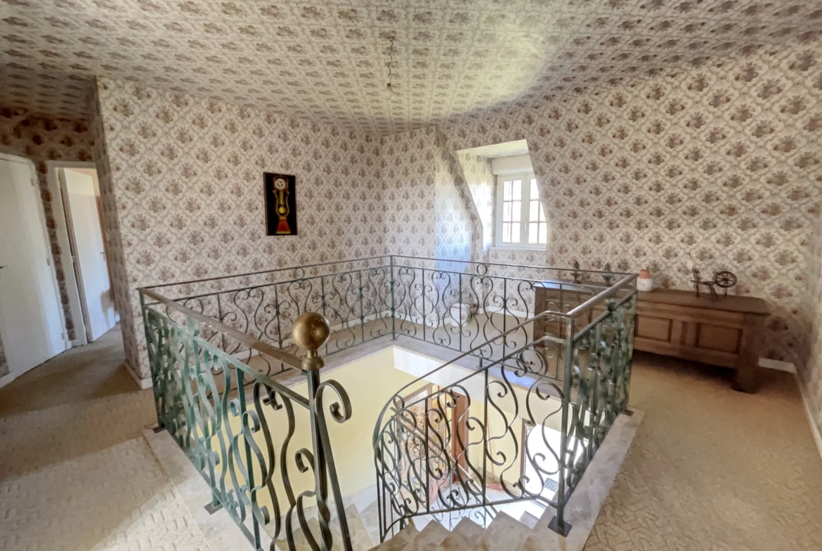 Maison de campagne à Plumeliau Bieuzy avec grand potentiel de rénovation 