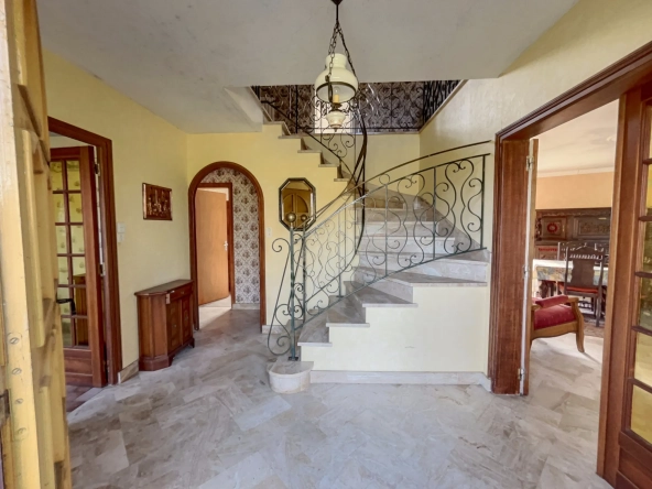 Maison de campagne à Plumeliau Bieuzy avec grand potentiel de rénovation 