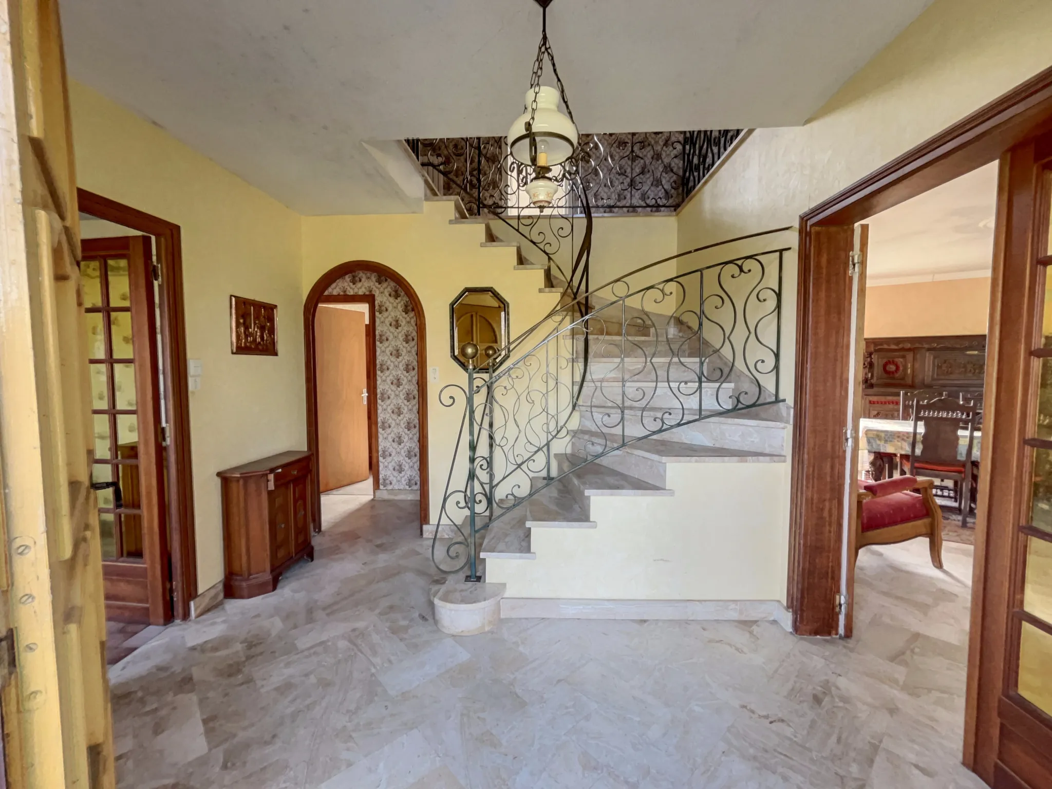 Maison de campagne à Plumeliau Bieuzy avec grand potentiel de rénovation 