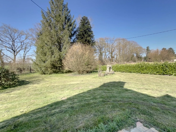 Maison de campagne à Plumeliau Bieuzy avec grand potentiel de rénovation 