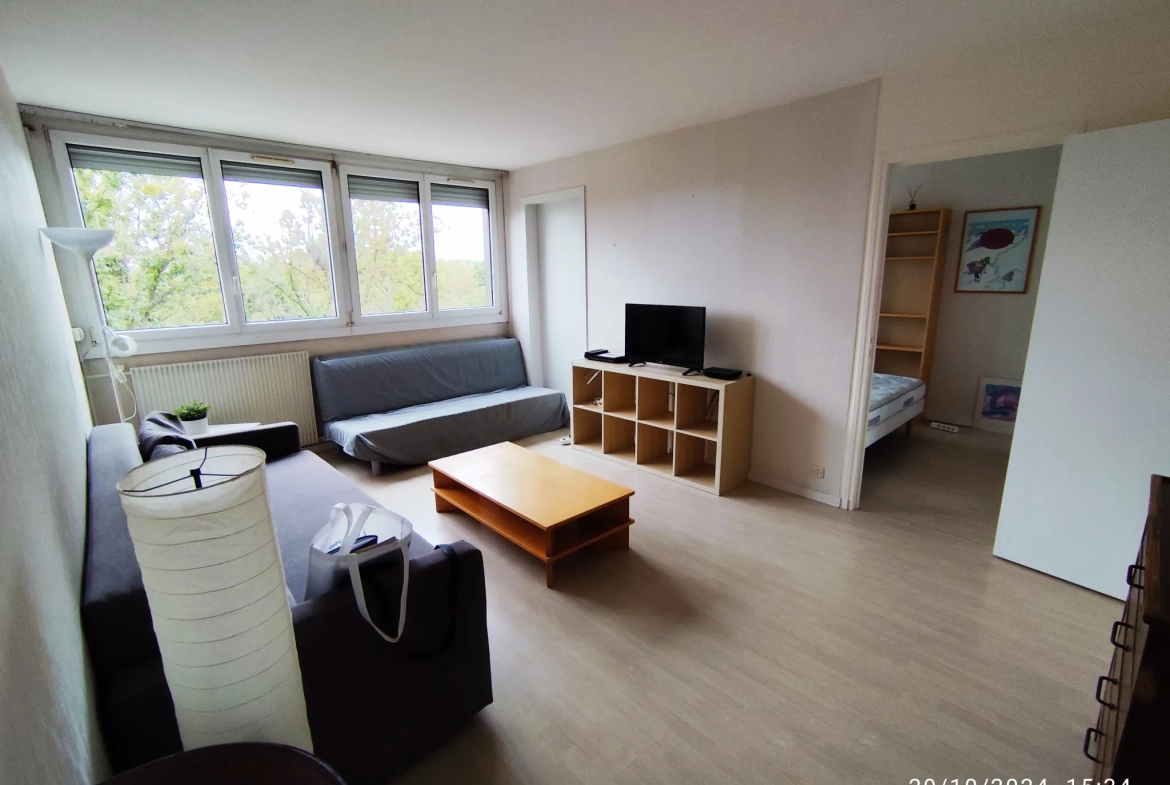 Appartement T4 à Cergy avec 3 chambres, loggia et garage privé 