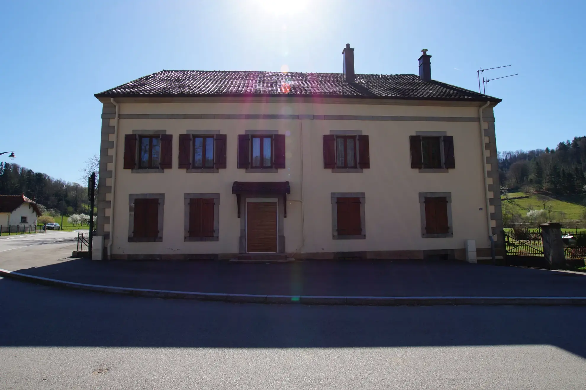 Ferme ancienne de 1904 avec dépendances et terrain attenant près du Val d'Ajol 