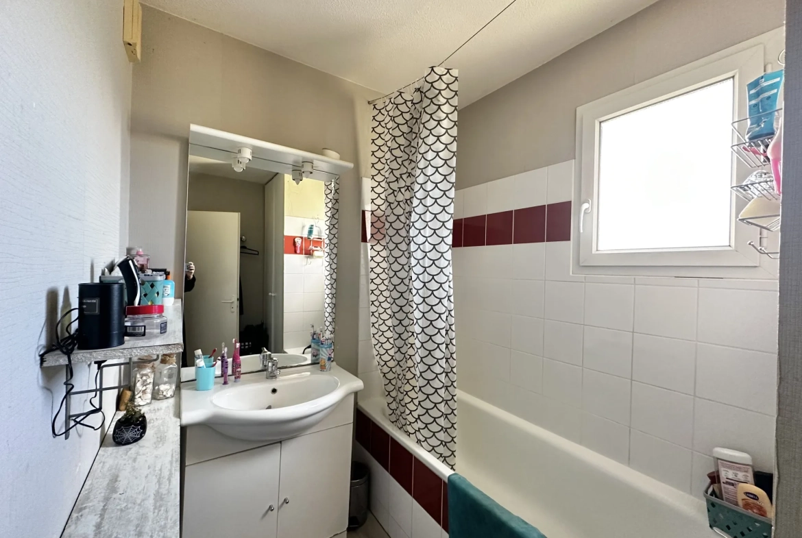Maison à vendre à Capendu avec 3 chambres, garage et location en cours – proche toutes commodités 