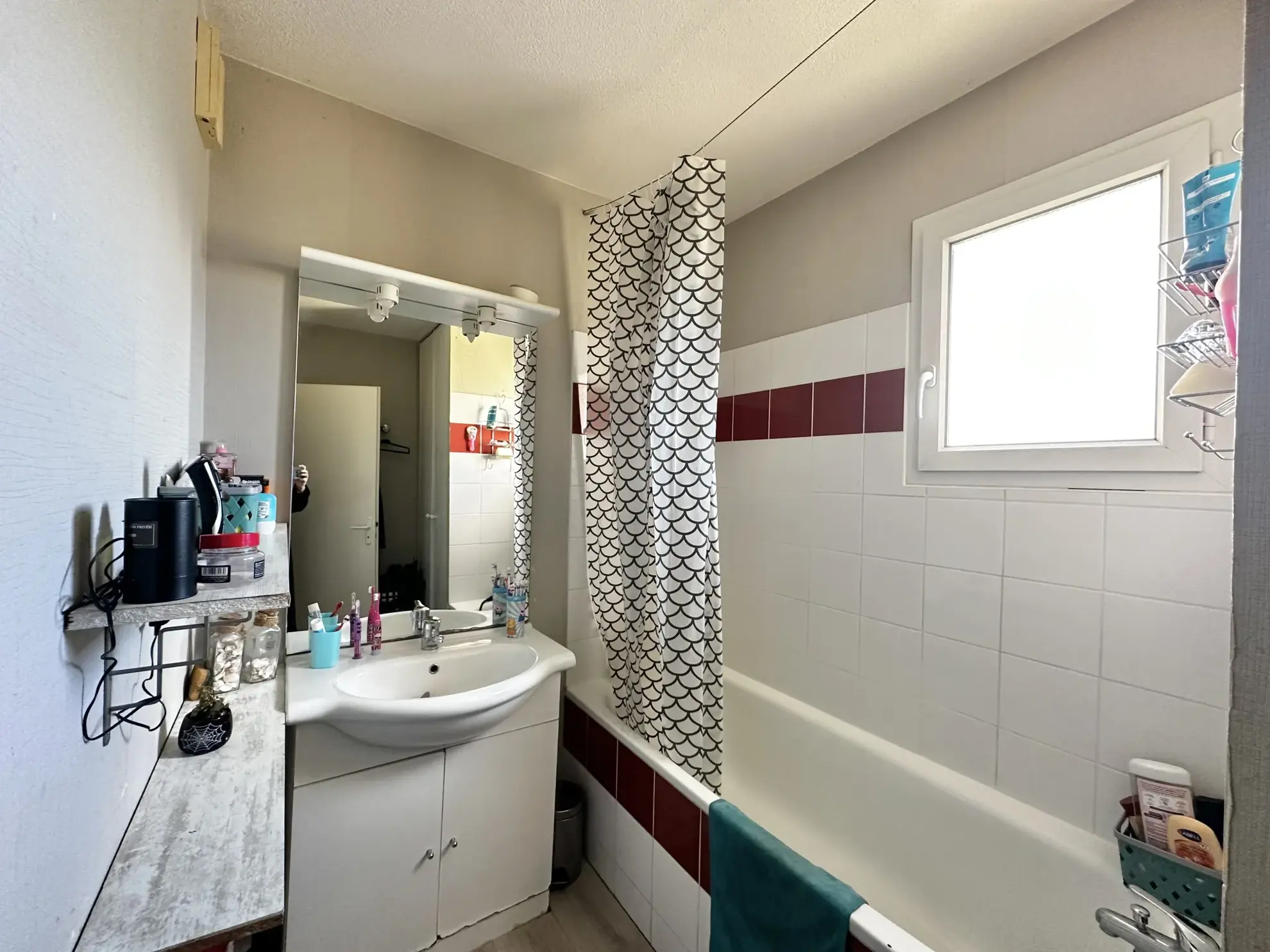 Maison à vendre à Capendu avec 3 chambres, garage et location en cours – proche toutes commodités 