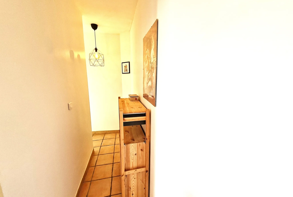 Bel appartement duplex de 3 pièces avec balcon à Sollies-Pont 