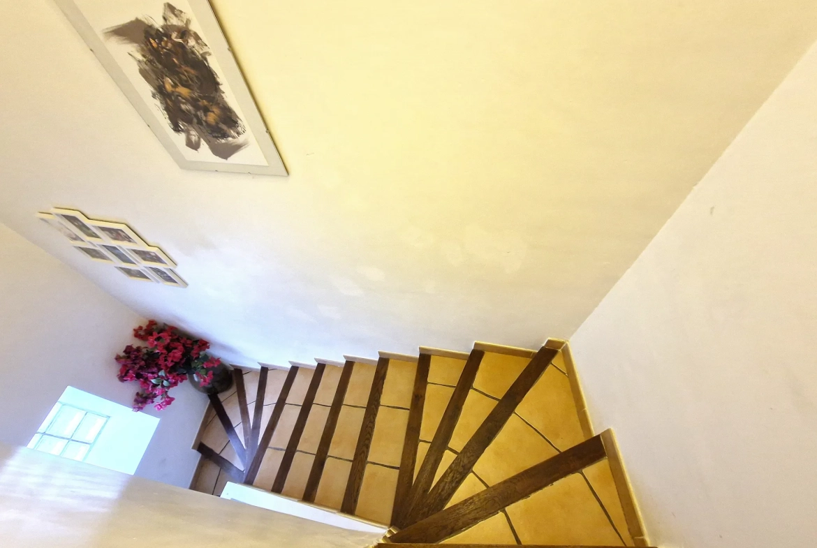 Bel appartement duplex de 3 pièces avec balcon à Sollies-Pont 