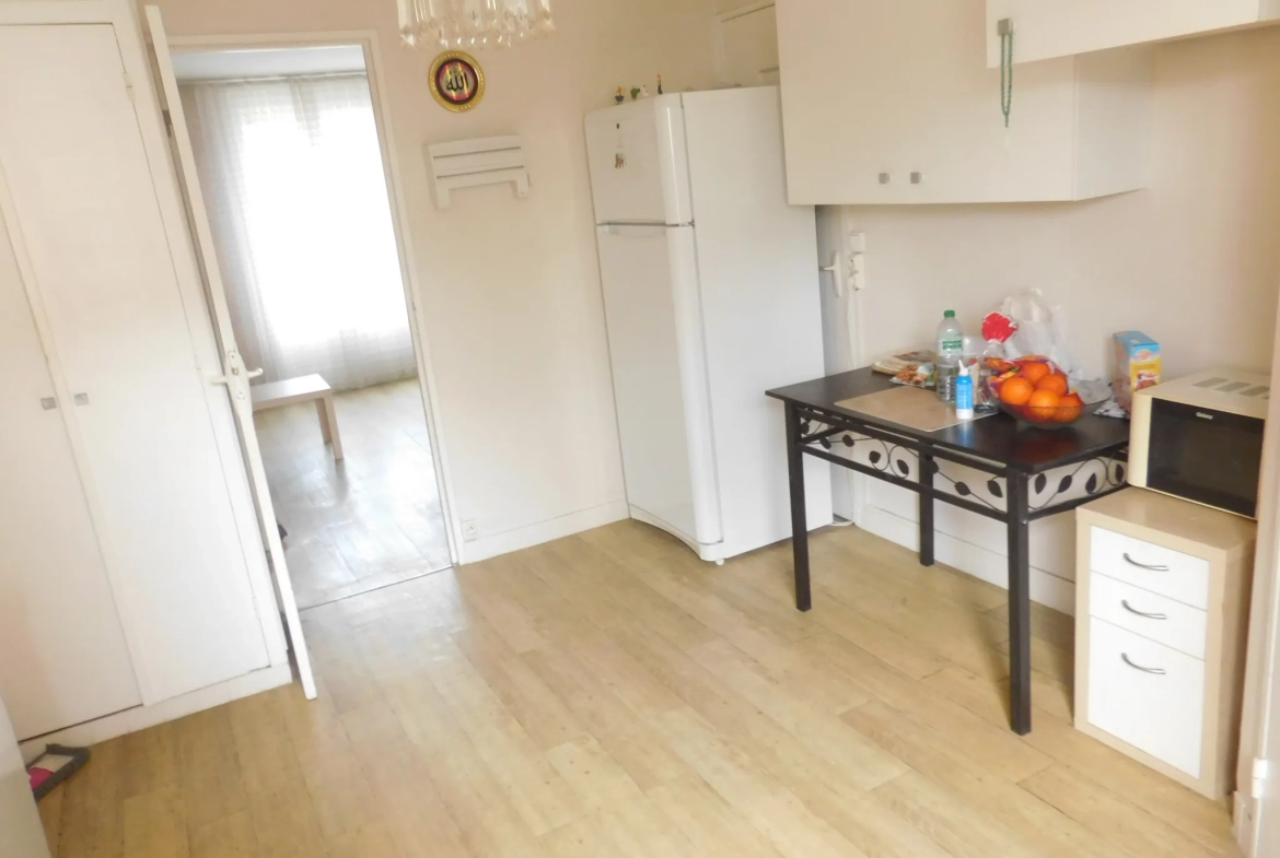 Appartement T4 à Lille avec parking et cave, proche métro et Grand Palais 