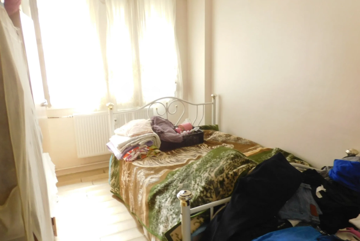 Appartement T4 à Lille avec parking et cave, proche métro et Grand Palais 