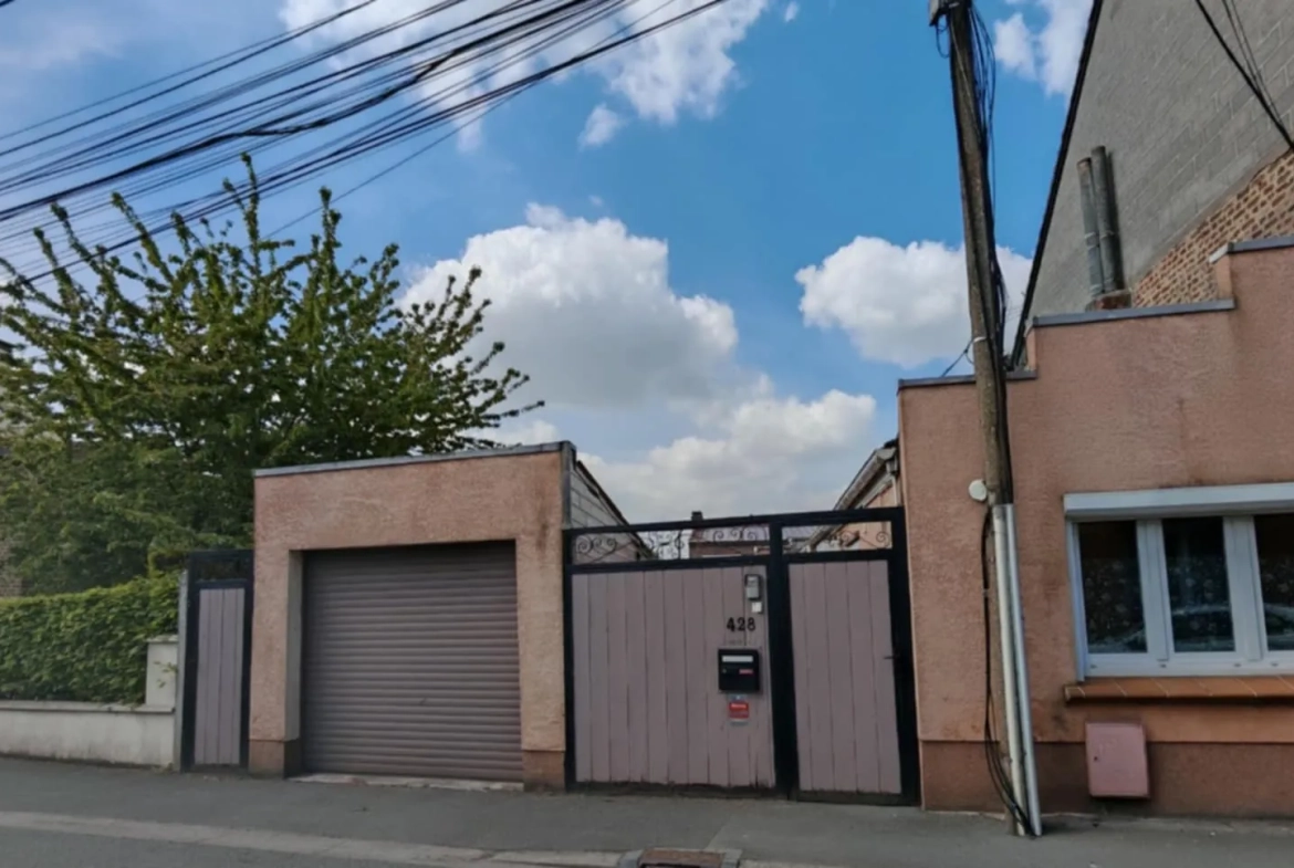 Plain-pied semi-individuel à vendre à Hénin-Beaumont - Jardinet et garage 