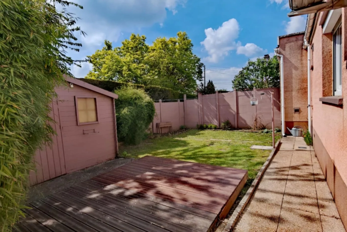 Plain-pied semi-individuel à vendre à Hénin-Beaumont - Jardinet et garage 