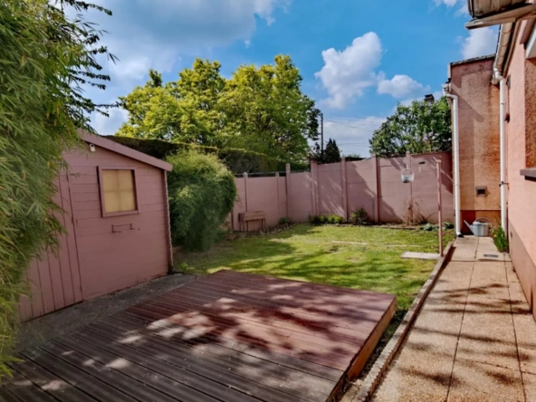 Plain-pied semi-individuel à vendre à Hénin-Beaumont - Jardinet et garage 