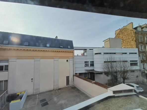 Studio à Juvisy-sur-Orge proche gare RER C et D - Investissement locatif idéal