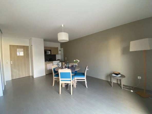 Appartement T2 à Caen avec balcon et parking — Résidence pour seniors