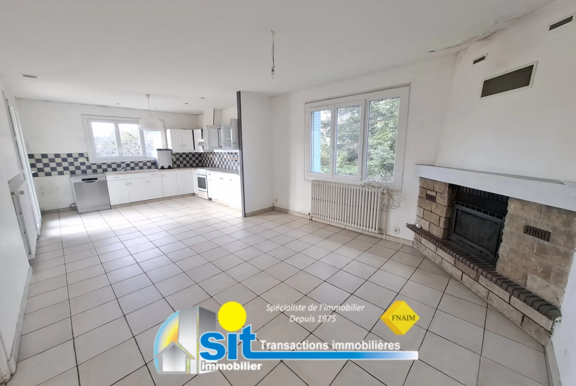Maison à Vernioz avec Studio indépendant, garage et jardin de 2003 m² 