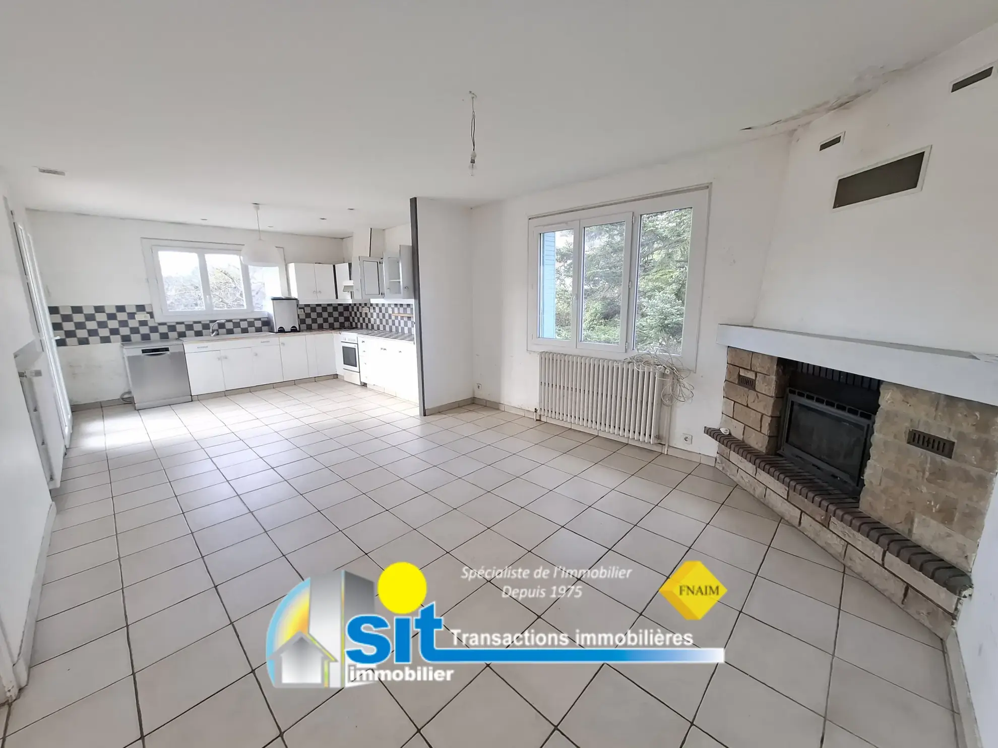 Maison à Vernioz avec Studio indépendant, garage et jardin de 2003 m² 