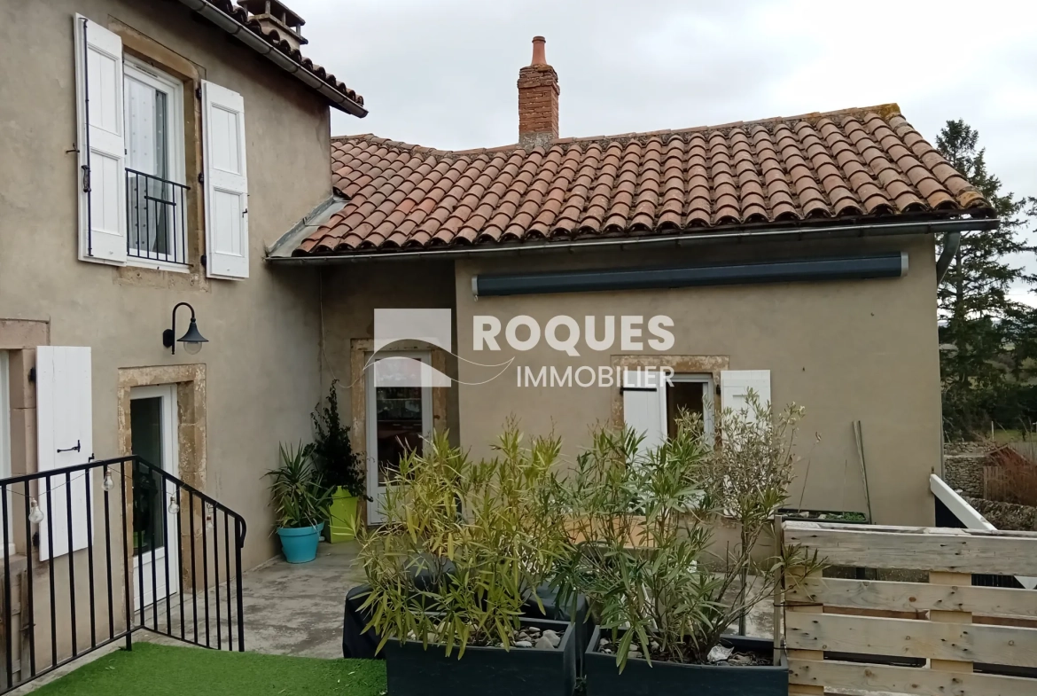 Maison familiale proche de Millau avec terrasse et grand garage 