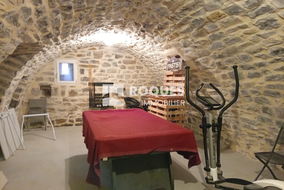 Maison familiale proche de Millau avec terrasse et grand garage 